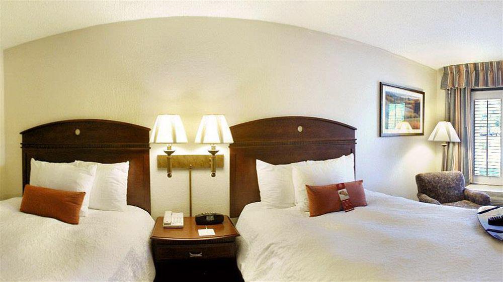 Hampton Inn Dalton Exteriör bild