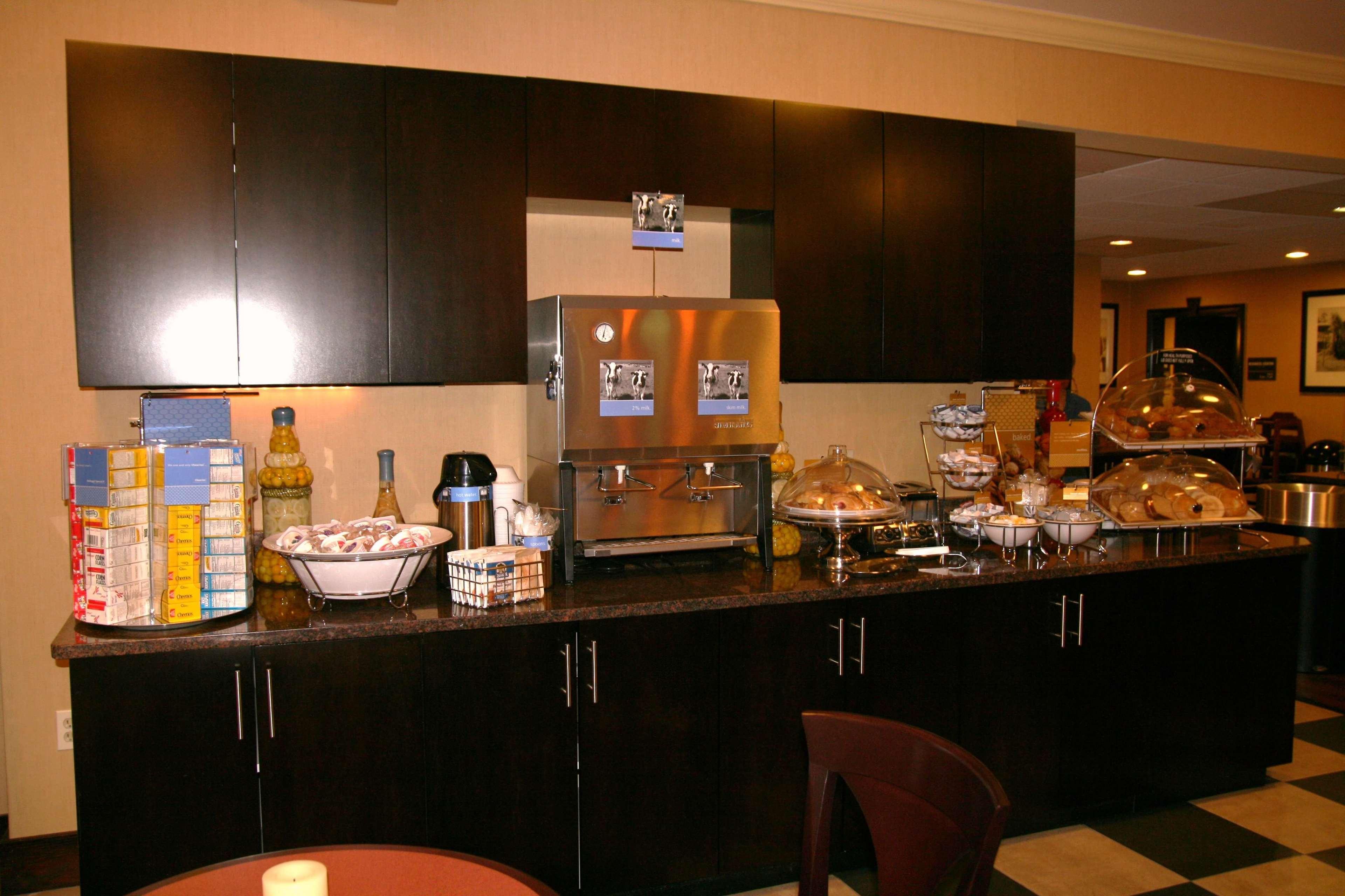 Hampton Inn Dalton Exteriör bild